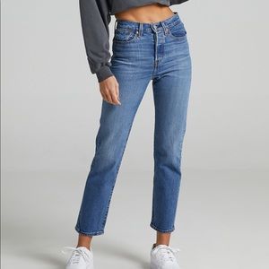 Levi’s Wedgie Straight Jeans